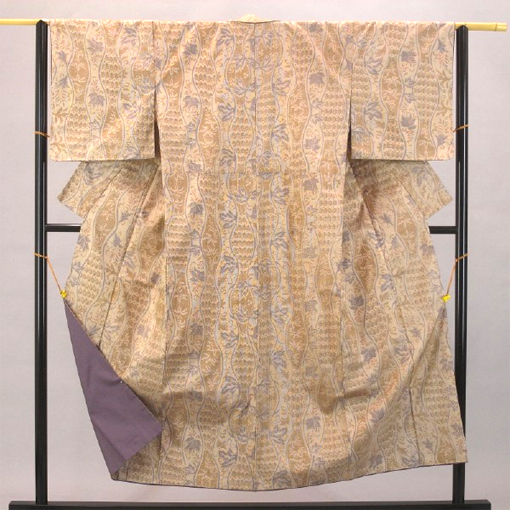 現代アーティスト おじゃらが作る着物関連グッズと、その作り方を紹介するページです。貧乏芸術家のケチケチ着物ライフと、その作品、花紬の着物